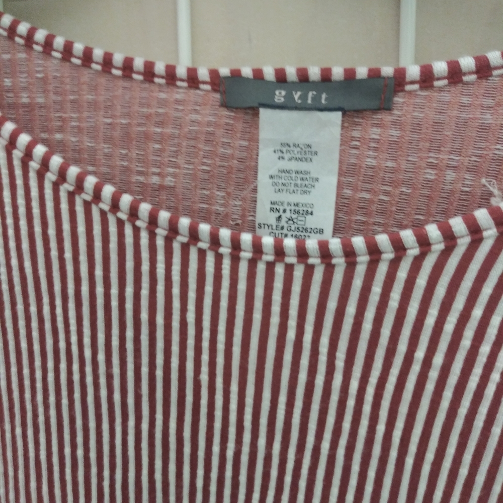 Gyft woman's top size L